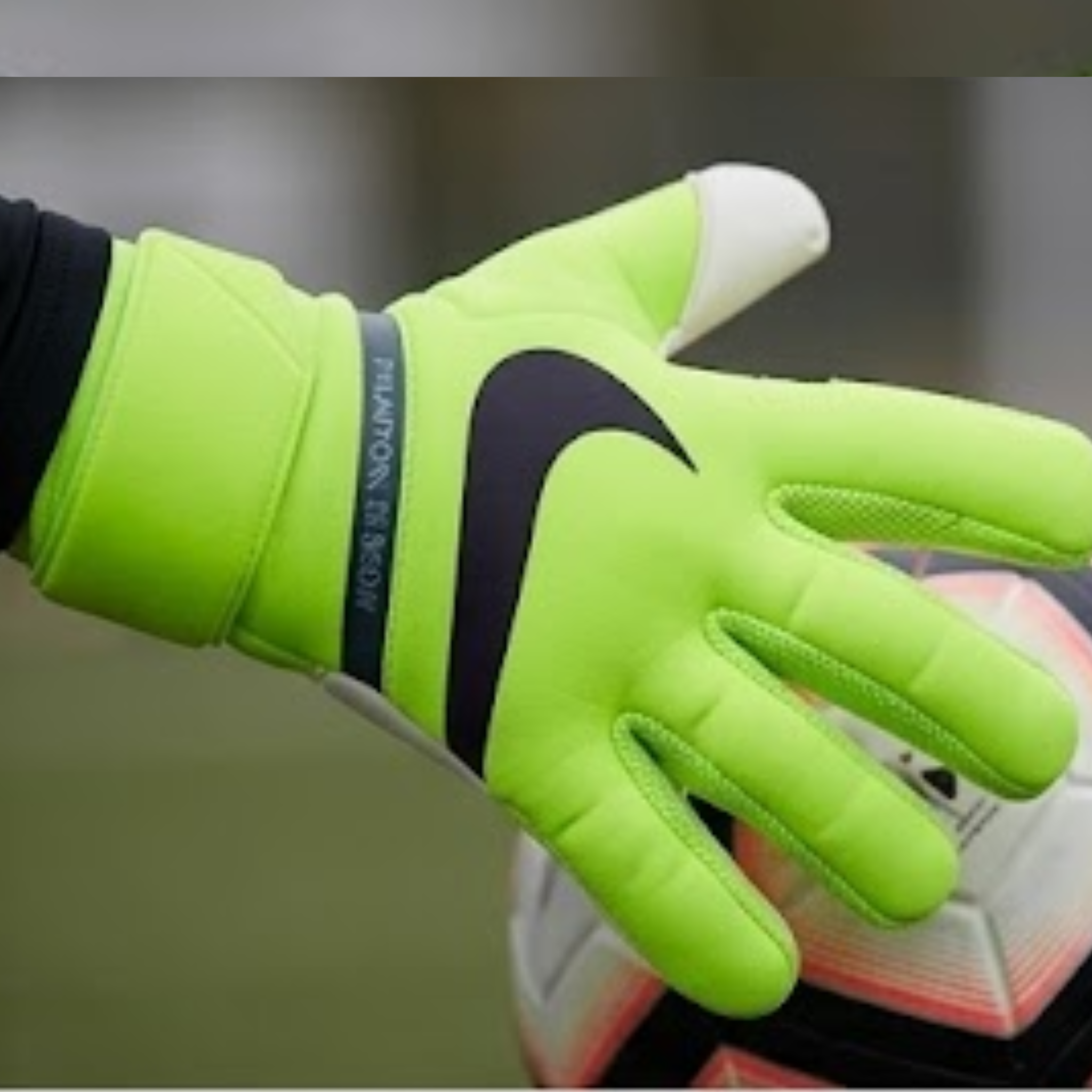 Nike Phantom Shadow Goalkeeper Gloves Nike Phantom Shadow Goalkeeper Gloves
